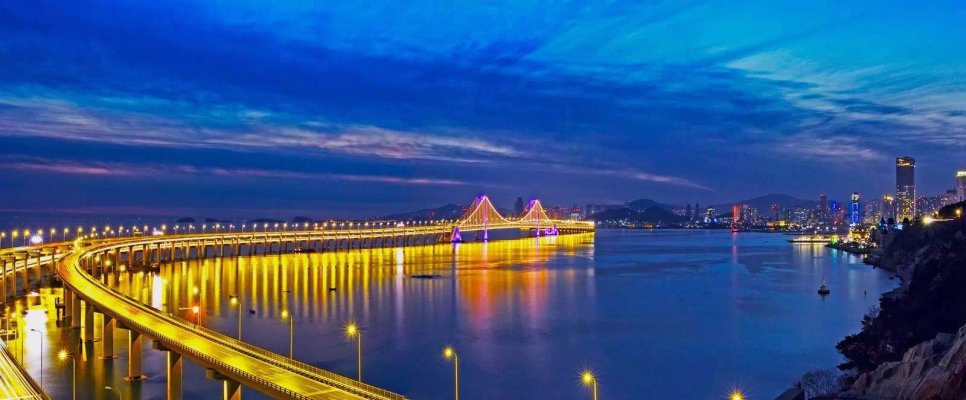 大連新海灣大橋——國內(nèi)首座海上地錨式懸索橋